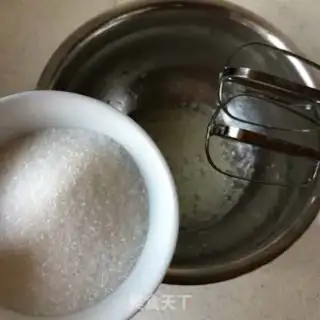 Make Korean strawberry cake step 1
