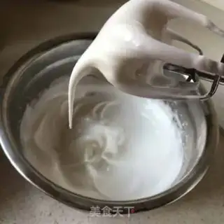 Make Korean strawberry cake step 2