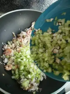 Make Fry mushroom celery shrimp step 11