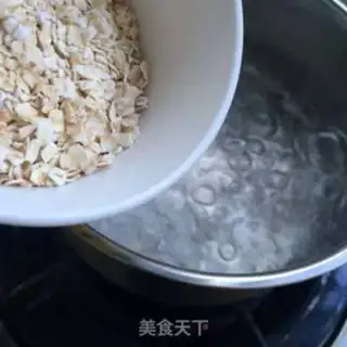 Make Woodmelon oatmeal step 1