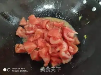 Make Tomato fried eggs step 4