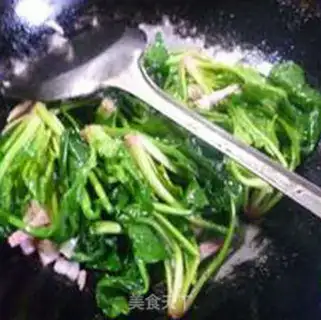 Make Porky pasta and spinach step 8