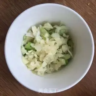 Make Garlic sprouts step 2
