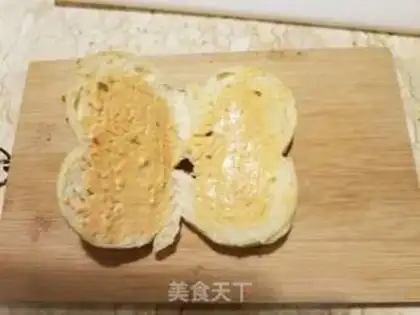 Make Take the fish eggs, sandwich step 5