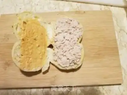 Make Take the fish eggs, sandwich step 6
