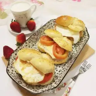 Make Take the fish eggs, sandwich step 10