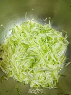 Make walnut sesame soy sauce step 0