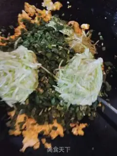 Make An egg box with a pickle step 5