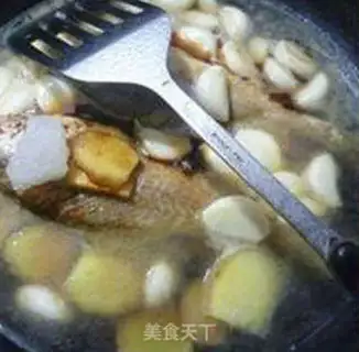Make Garlic and yellow fish step 5