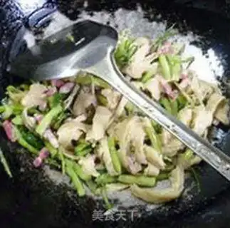 Make Snow gravy, pasta step 8