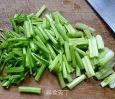 Make Beef sauce, celery, sour chicken step 4