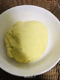 Make Snowflake pumpkin pie step 4