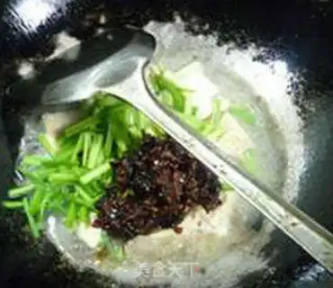 Make Beef sauce, celery, sour chicken step 8