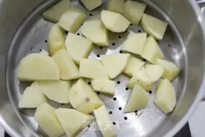 Make Potato souffle step 0