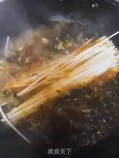 Make Sour beef noodles step 2