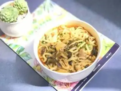 Make Sour beef noodles step 5