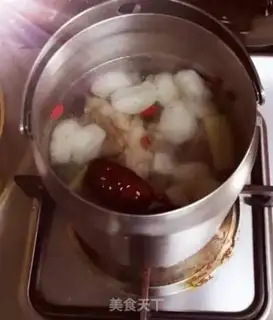 Make Horseshoe bone soup step 3