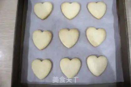 Make Strawberry pretzels step 6