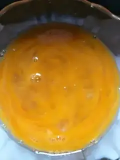 Make Egg soup step 1