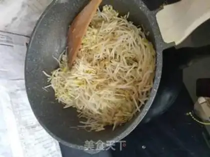 Make Sour green bean sprouts step 5