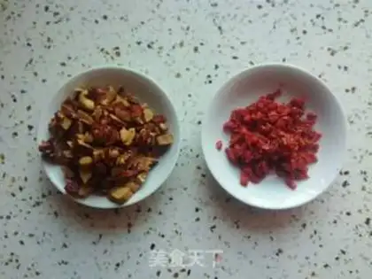 Make Red dates, red sugar buns step 4