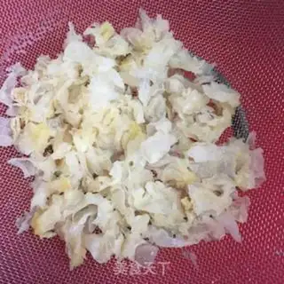 Make Iced Sydney Silver Ear soup step 1