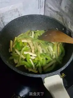 Make Celery fried beans step 4