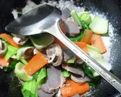 Make Carrot gravy step 8