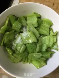 Make Pickles with sauce step 2