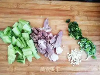 Make Cold-headed pork step 1