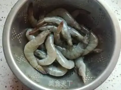 Make Spicy shrimp step 1