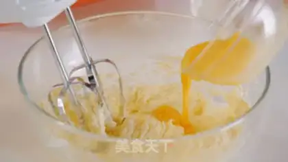 Make Cookie cupcakes step 1