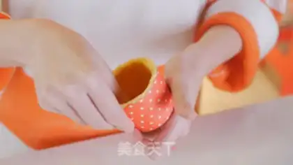 Make Cookie cupcakes step 5