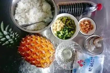 Make Shrimp pineapple rice step 0