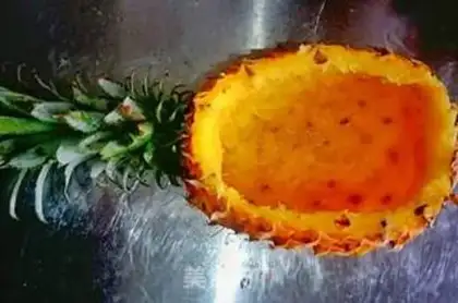 Make Shrimp pineapple rice step 3