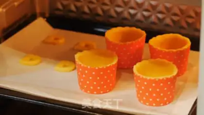 Make Cookie cupcakes step 8