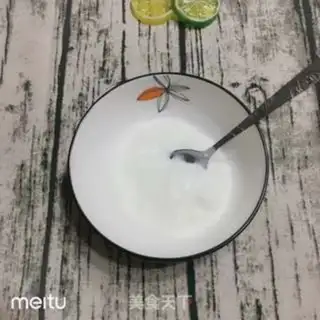 Make Banana oat sour cream step 1