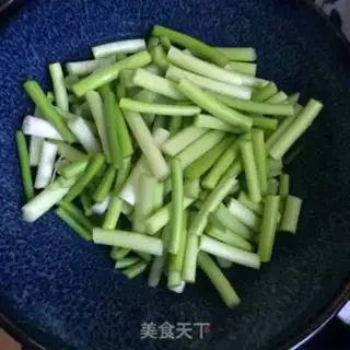 Make A pepper-cracker chicken with garlic step 2
