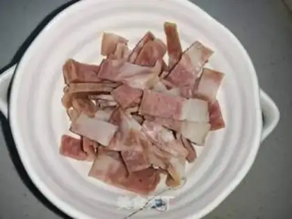 Make Onion bacon abalone mushrooms step 1