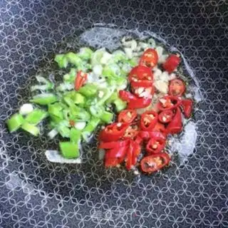 Make A pepper-cracker chicken with garlic step 4
