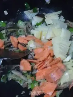 Make Onion mushroom noodles step 4