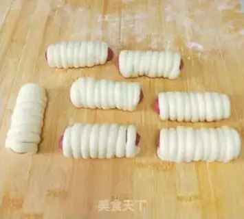 Make Delicious sausage rolls step 5