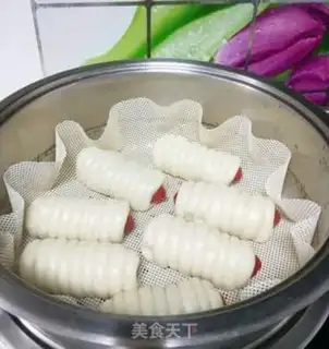 Make Delicious sausage rolls step 7