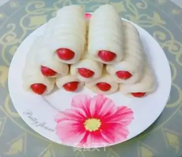 Make Delicious sausage rolls step 8