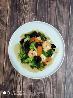 Make Shrimp with broccoli step 10