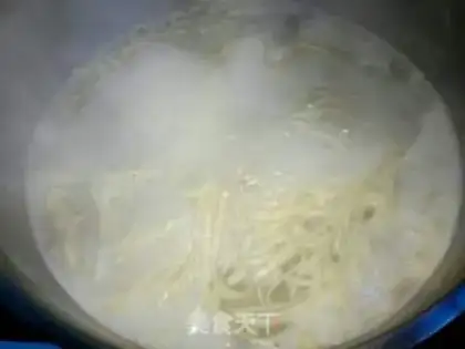 Make Frozen pork noodles step 4