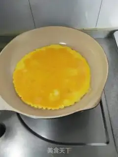 Make Tomato heart fried eggs step 8