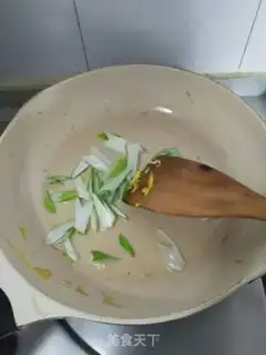 Make Tomato heart fried eggs step 10