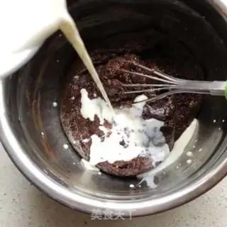 Make Chocolate nut cake step 5