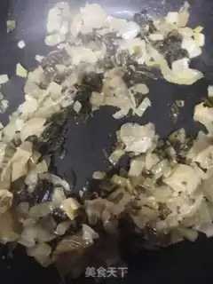 Make Sour-grass fish head soup step 0